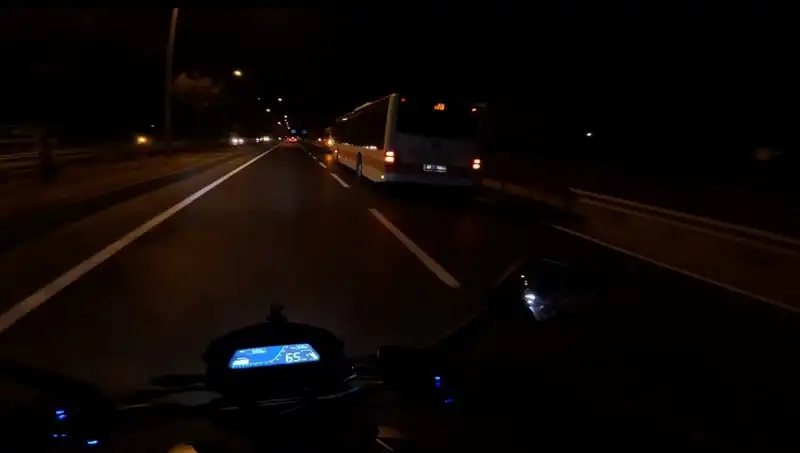 Otobüs Çarpmasıyla Ağır Yaralanan Adam Hastaneye Kaldırıldı