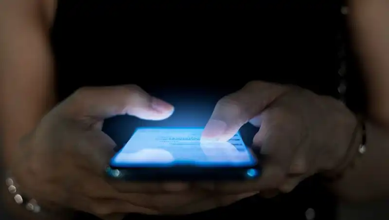 Narsisizmin Yeni Yüzü: Telefon Alışkanlıklarımızın Sırları