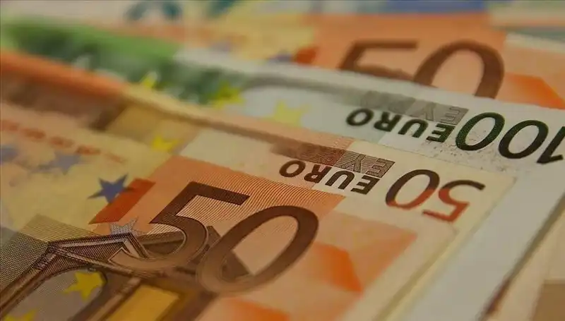 Euro’nun Zirveden Gerilemesi: Ekonomik Etkileri ve Gelecek Beklentileri