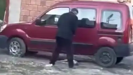Sokak Ortasında Yaşanan Şoke Edici Köpek Şiddeti Olayı