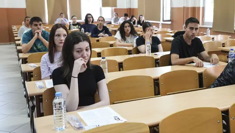 YKS Sonuçları Açıklandı: Öğrenci ve Ailelerin İlk Tepkileri