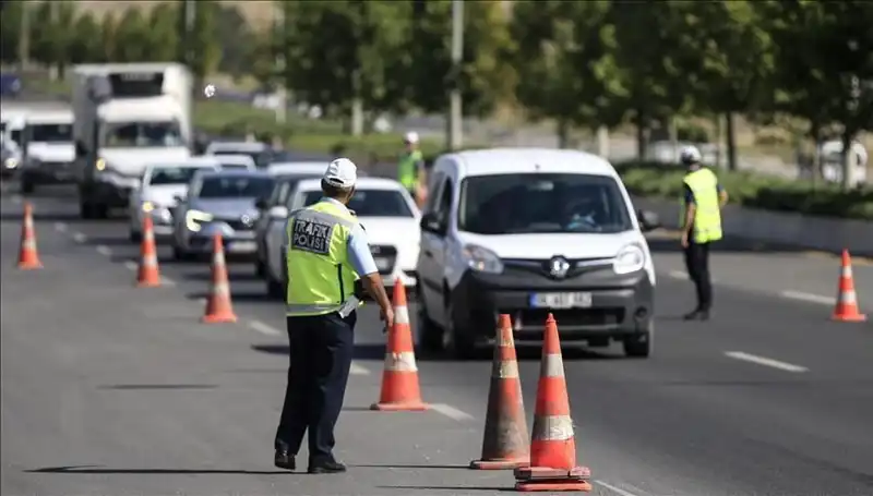 Tüneli Kapatan Konvoy, Şehirde Gündem Oluşturdu