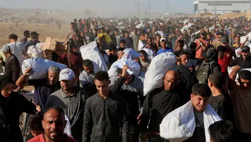 İsrail Ordusu, Han Yunus'ta Stratejik Bir Kuşatma İçin 15 Kilometrelik Koridor Açtı