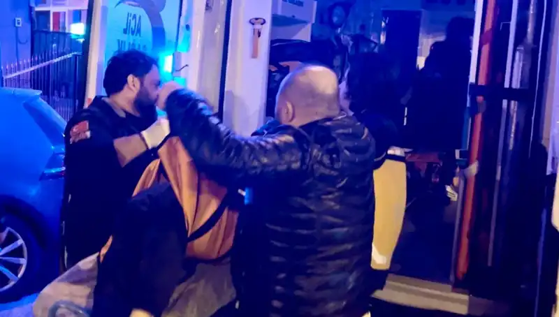 Tartışma Kanlı Bitti: Genç Adam Babasını Silahla Vurdu
