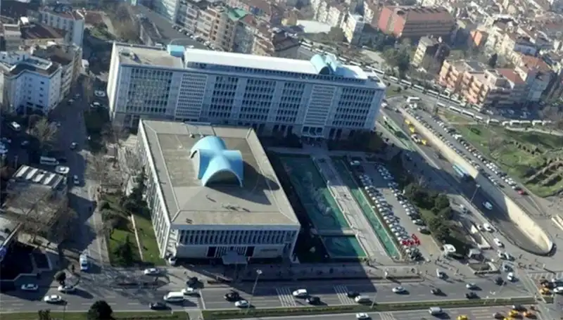 İBB Soruşturmasında Gizli "Enderun" WhatsApp Grubu Mesajları İnceleniyor
