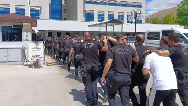 Ankara'da Tehditlerle Haraç Kesip Avukatları Kandıran Çeteye Şok Baskın