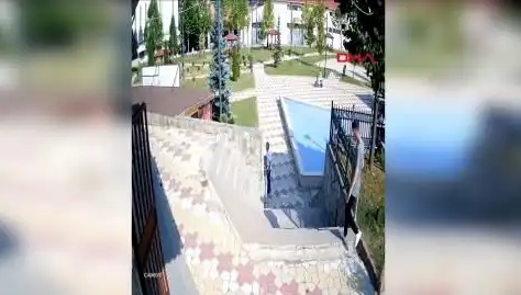 Kastamonu'da Muhtar, Uyardığı Kişi Tarafından Bıçaklı Saldırıya Uğradı!