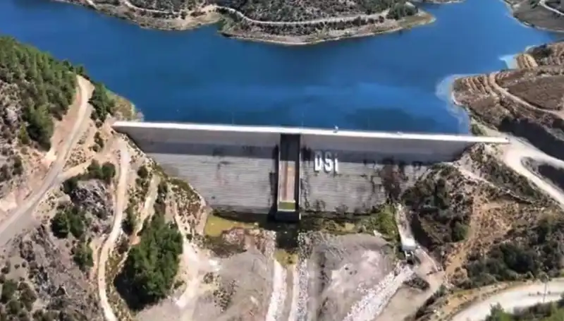 Çeşme’de Su Kesintileri Tarih Oluyor: Yeni Proje İle Su Sorunu Çözülüyor