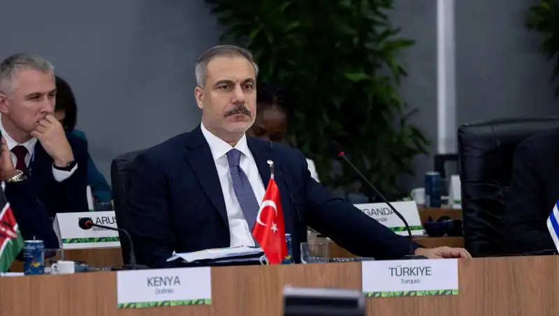 Yapay Zeka ve BRICS Zirvesi: Bakan Fidan'dan Önemli Uyarılar!