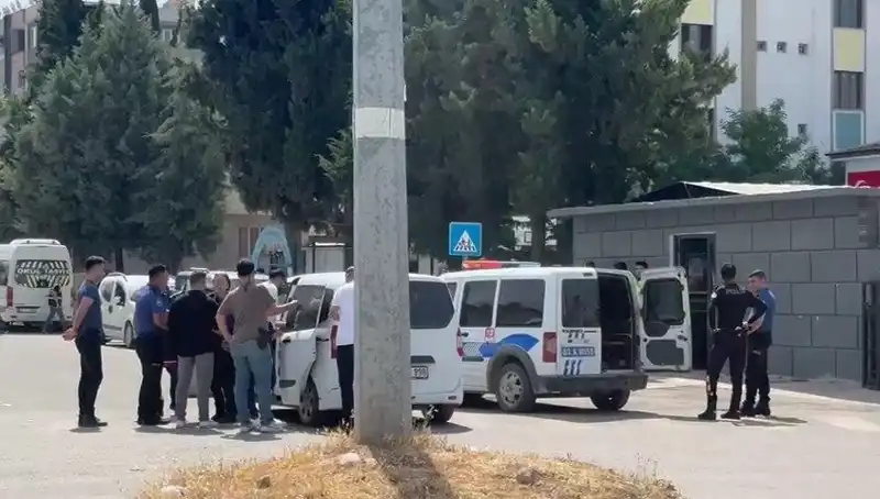 Adliye Önünde Aileler Arasında Tartışma: 5 Yaralı, 7 Gözaltı
