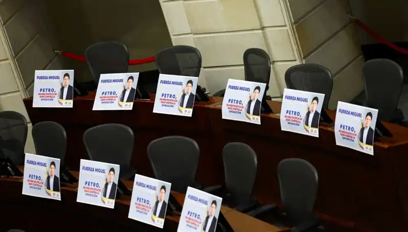 Senatör Uribe'nin Durumu Kritik, Ailesi Mucize Bekliyor!