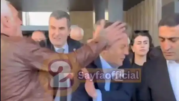 Özgür Özel'e AKM Çıkışında Fiziksel Saldırı: Olayın Ardındaki Sebepler Ne?