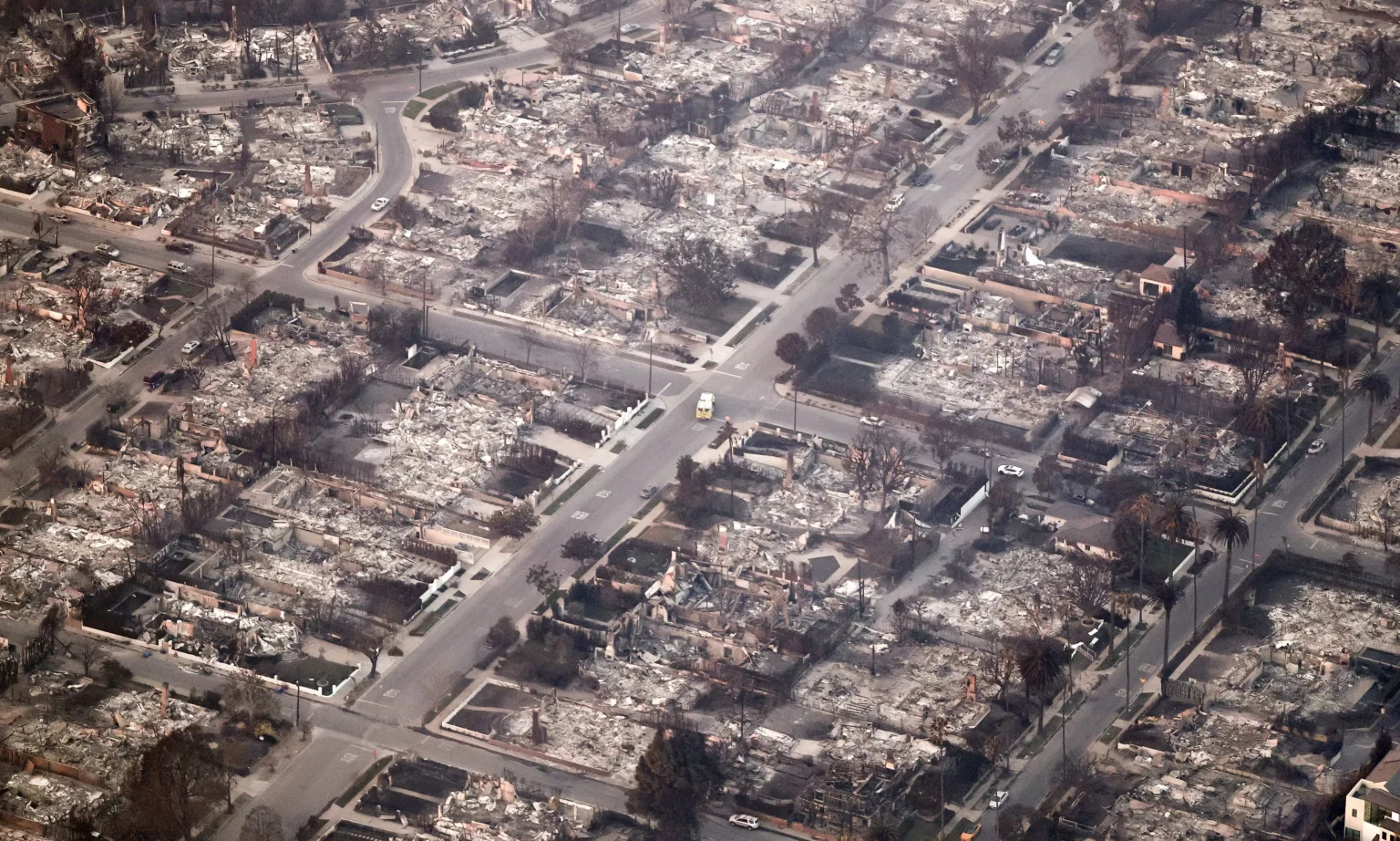 Uydu Görüntüleriyle Los Angeles Tarihinin En Kötü Yangını: Kaliforniya Nasıl Küle Döndü?