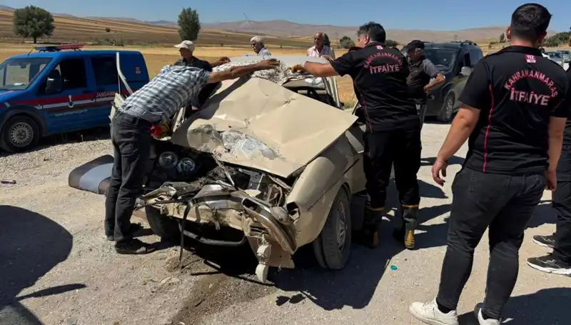 Kahramanmaraş’ta Kamyonet ve Otomobil Kaza Yaptı: Hayatını Kaybeden Var mı?