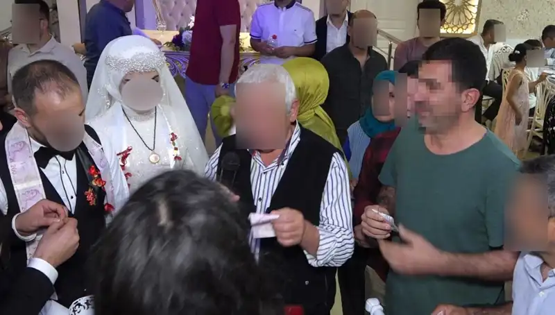 Davetsiz Düğünde Şaşırtan Baskın: Pasta Yiyip Takıları Çalan Şahıs Yakalandı