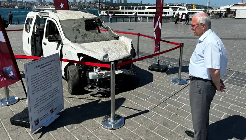 15 Temmuz Darbe Girişiminde Kullanılan Tankların Ezdiği Araçlar Sergileniyor